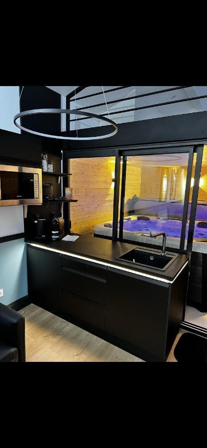 Les Suites De Stanislas Jacuzzi & Spa Nancy Ngoại thất bức ảnh